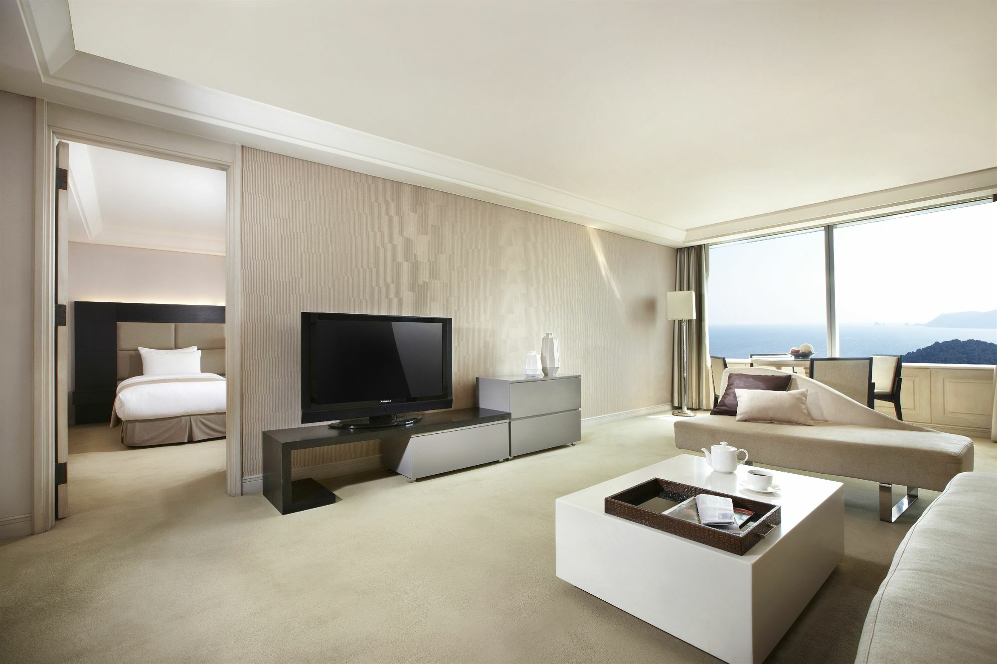 Haeundae Grand Hotel Busan Eksteriør billede A suite at The Landmark